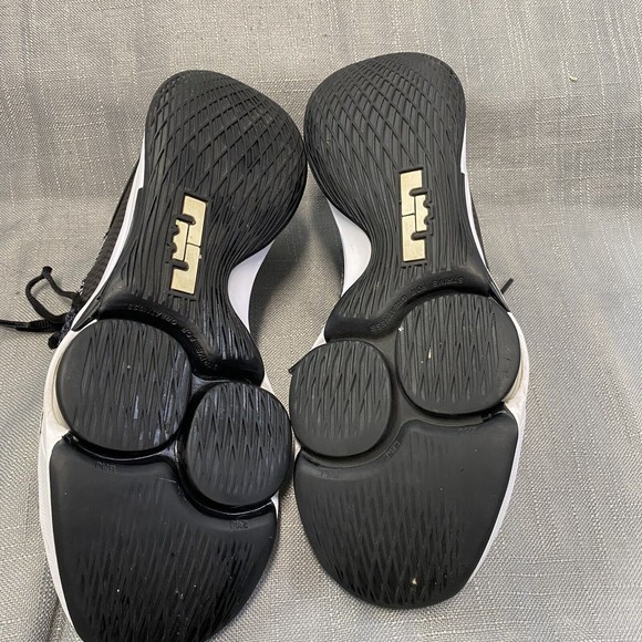 Nike Lebron Witness lV Black And White BV7427-001 Size 8.5 - Picture 9 of 9